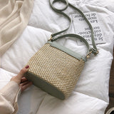 Petit Sac en paille forme seau